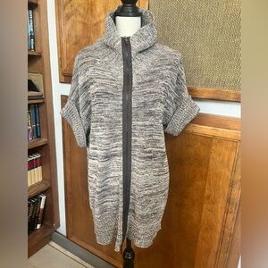 Kenneth Cole S/s sweater. size S Oversized